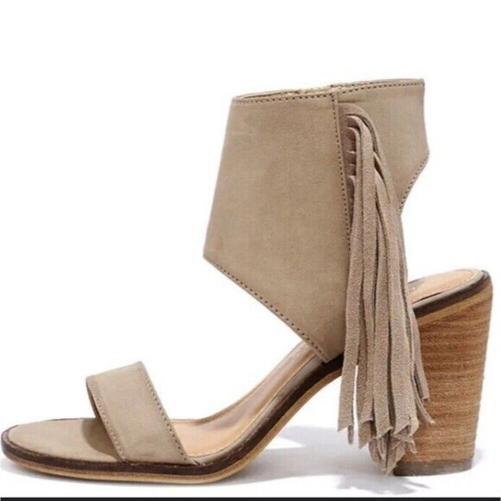 Very Volatile Chunky Heel Sandals Women's 7 Tan Fringe Western Cowgirl Distress